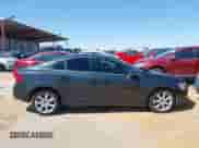 2016 Volvo S60 T5 Drive-E Premier z VIN YV126MFK4G2409957, wystawiony jako IAAI lot #41993257 z przebiegiem 102 420 mil mil oraz . Historia ofert i sprzedaży dostępna na DreamBid. Obrazek 13.