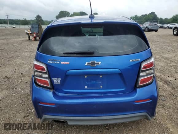 2018 Chevrolet Sonic Premier z VIN 1G1JF6SB3J4123833, wystawiony jako Copart lot #57724085 z przebiegiem 121 311 mil mil oraz Szkoda całkowita • Salvage title. Historia ofert i sprzedaży dostępna na DreamBid. Obrazek 6.