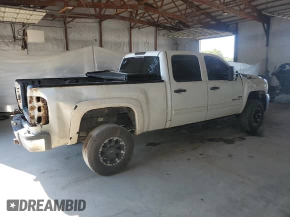 2008 Chevrolet Silverado 2500HD Work Truck с VIN 1GCHK23688F117164, выставлен на аукционе Copart как лот 67840305 с пробегом Не указан миль и Списание • Salvage title. История ставок и продаж доступна на DreamBid. Изображение 3.