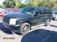 2004 Cadillac Escalade z VIN 1GYEK63N34R100972, wystawiony jako IAAI lot #43374595 z przebiegiem 210 527 mil mil oraz . Historia ofert i sprzedaży dostępna na DreamBid. Obrazek 2.
