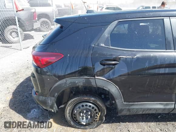 2025 Chevrolet TrailBlazer LS with VIN KL79MMSP8SB065034, listed as a IAAI auction lot 41811431 with Not provided miles and . Bid and sale history available at DreamBid. Image 13.