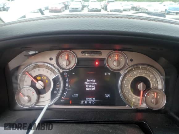 2013 Ram 1500 Laramie Longhorn z VIN 1C6RR7PT7DS623655, wystawiony jako Copart lot #63769895 z przebiegiem 221 263 mil mil oraz Czysty tytuł • Clean title. Historia ofert i sprzedaży dostępna na DreamBid. Obrazek 9.