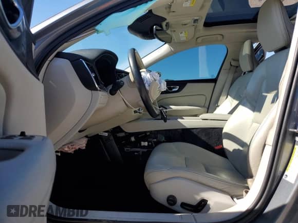 2021 Volvo S60 Momentum z VIN 7JR102TZ3MG107892, wystawiony jako Copart lot #80767914 z przebiegiem 113 297 mil mil oraz Szkoda całkowita • Salvage title. Historia ofert i sprzedaży dostępna na DreamBid. Obrazek 7.