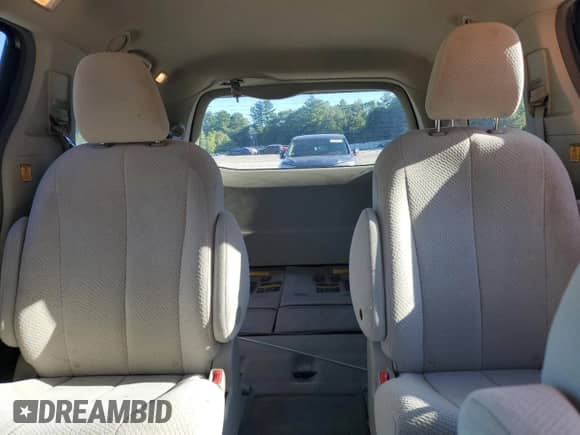 2011 Toyota Sienna LE with VIN 5TDJK3DC6BS018796, listed as a Copart auction lot 81261405 with 151,999 mi miles and Clean title. Bid and sale history available at DreamBid. Image 10.