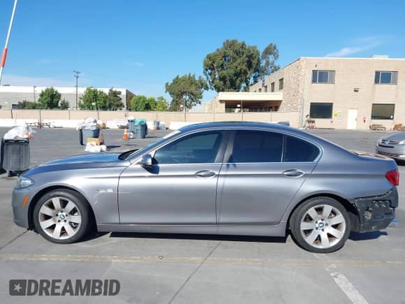 2016 BMW 5 Series 535i с VIN WBA5B1C51GG551064, выставлен на аукционе IAAI как лот 43211150 с пробегом 117 518 миль миль и . История ставок и продаж доступна на DreamBid. Изображение 15.