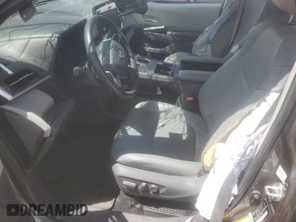 2021 Toyota Sienna XLE with VIN 5TDJSKFC5MS024356, listed as a Copart auction lot 61008115 with 45,063 mi miles and Salvage title. Bid and sale history available at DreamBid. Image 7.