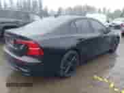 2024 Volvo S60 Plus Black Edition z VIN 7JRL12TH6RG291200, wystawiony jako IAAI lot #42934472 z przebiegiem 18 188 mil mil oraz . Historia ofert i sprzedaży dostępna na DreamBid. Obrazek 4.