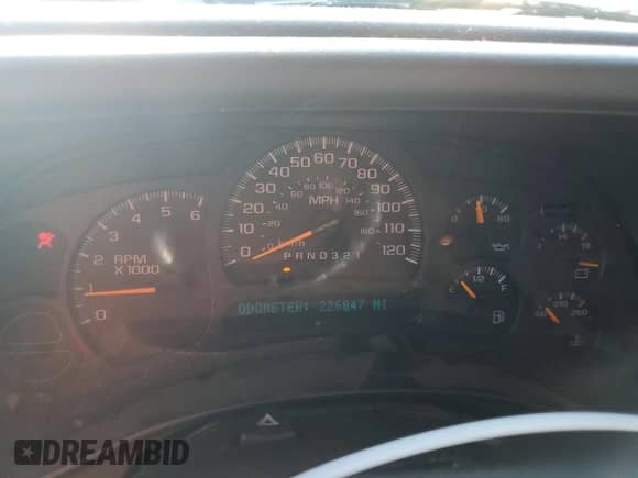 2006 GMC Sierra 1500 SLE1 с VIN 2GTEK13T961121022, выставлен на аукционе Copart как лот 69016315 с пробегом 226 847 миль миль и Списание • Salvage title. История ставок и продаж доступна на DreamBid. Изображение 9.