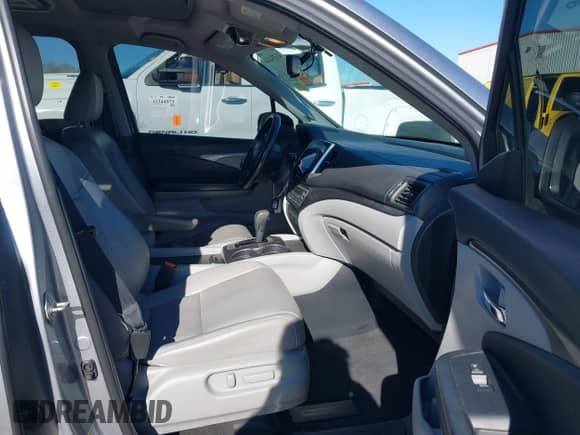 2016 Honda Pilot EX-L z VIN 5FNYF5H86GB019592, wystawiony jako IAAI lot #41334446 z przebiegiem 152 933 mil mil oraz . Historia ofert i sprzedaży dostępna na DreamBid. Obrazek 5.