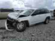 2024 Jeep Grand Cherokee Laredo z VIN 1C4RJHAG0R8597244, wystawiony jako Copart lot #82184075 z przebiegiem 21 456 mil mil oraz Nie do naprawy • Non repairable. Historia ofert i sprzedaży dostępna na DreamBid. Obrazek 1.