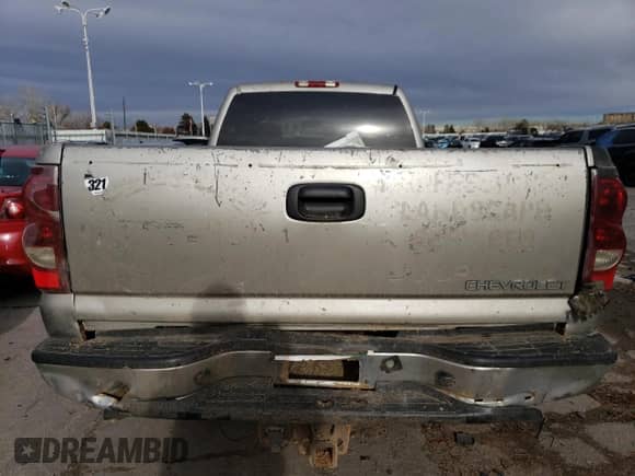 2003 Chevrolet Silverado 2500HD LT with VIN 1GCHK23103F137728, listed as a Copart auction lot 86221954 with 201,886 mi miles and Salvage title. Bid and sale history available at DreamBid. Image 6.
