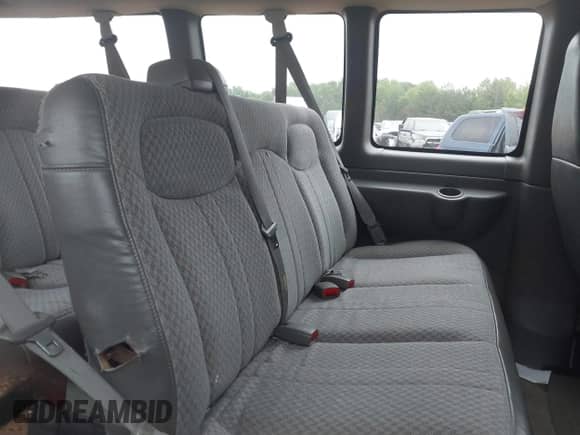 2003 Chevrolet Express Passenger with VIN 1GAHG39U231113283, listed as a IAAI auction lot 42489585 with 102,467 mi miles and . Bid and sale history available at DreamBid. Image 8.