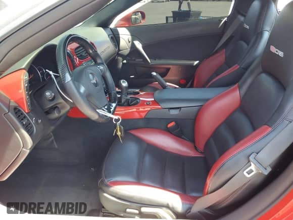 2007 Chevrolet Corvette Z06 с VIN 1G1YY26E575127469, выставлен на аукционе Copart как лот 62648745 с пробегом 19 670 миль миль и Списание • Salvage title. История ставок и продаж доступна на DreamBid. Изображение 7.