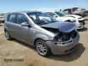 2008 Chevrolet Aveo LS z VIN KL1TD66618B260348, wystawiony jako Copart lot #66958175 z przebiegiem 80 202 mil mil oraz Szkoda całkowita • Salvage title. Historia ofert i sprzedaży dostępna na DreamBid. Obrazek 4.