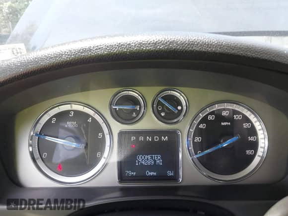 2012 Cadillac Escalade Luxury z VIN 1GYS4BEF0CR107971, wystawiony jako IAAI lot #42124477 z przebiegiem 174 289 mil mil oraz . Historia ofert i sprzedaży dostępna na DreamBid. Obrazek 15.