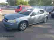 2009 Dodge Avenger SXT с VIN 1B3LC56B89N541857, выставлен на аукционе IAAI как лот 42474489 с пробегом 99 606 миль миль и . История ставок и продаж доступна на DreamBid. Изображение 2.