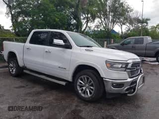 2021 Ram 1500 Laramie z VIN 1C6RREJT5MN628655, wystawiony jako IAAI lot #42734346 z przebiegiem 104 116 mil mil oraz . Historia ofert i sprzedaży dostępna na DreamBid. Obrazek 1.