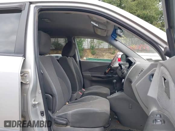 2008 Hyundai Tucson SE with VIN KM8JN72D98U844679, listed as a IAAI auction lot 43042104 with 101,736 mi miles and . Bid and sale history available at DreamBid. Image 5.