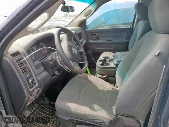 2017 Ram 1500 Tradesman z VIN 1C6RR6FG6HS524135, wystawiony jako Copart lot #59474205 z przebiegiem 180 938 mil mil oraz Szkoda całkowita • Salvage title. Historia ofert i sprzedaży dostępna na DreamBid. Obrazek 7.