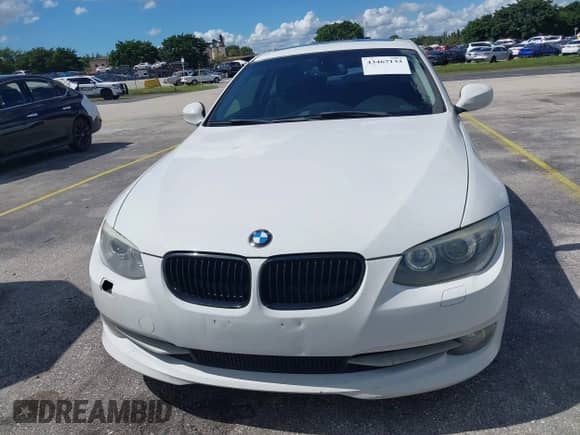 2012 BMW 3 Series 328i xDrive с VIN WBAKF5C58CE656897, выставлен на аукционе IAAI как лот 43467133 с пробегом 156 954 миль миль и . История ставок и продаж доступна на DreamBid. Изображение 6.