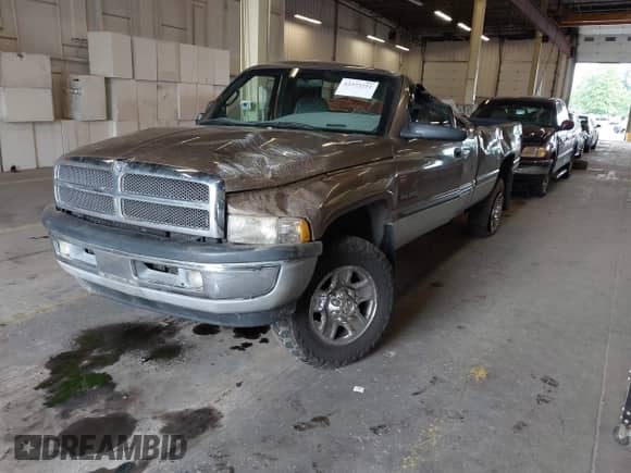 2001 Dodge 2500 with VIN 3B7KF23641G217714, listed as a IAAI auction lot 42373222 with 371,837 mi miles and . Bid and sale history available at DreamBid. Image 2.