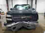 2005 Chevrolet Silverado 1500 LS z VIN 1GCEK14V45Z225214, wystawiony jako Copart lot #85111525 z przebiegiem 59 504 mil mil oraz Szkoda całkowita • Salvage title. Historia ofert i sprzedaży dostępna na DreamBid. Obrazek 5.