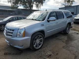 2013 Cadillac Escalade ESV Premium с VIN 1GYS4JEF9DR217462, выставлен на аукционе Copart как лот 67866344 с пробегом 176 307 миль миль и Списание • Salvage title. История ставок и продаж доступна на DreamBid. Изображение 1.