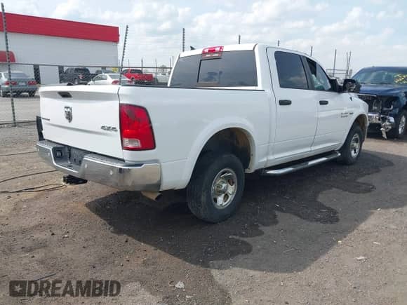 2014 Ram 1500 Big Horn z VIN 1C6RR7LT9ES231624, wystawiony jako IAAI lot #41867542 z przebiegiem 195 414 mil mil oraz . Historia ofert i sprzedaży dostępna na DreamBid. Obrazek 4.
