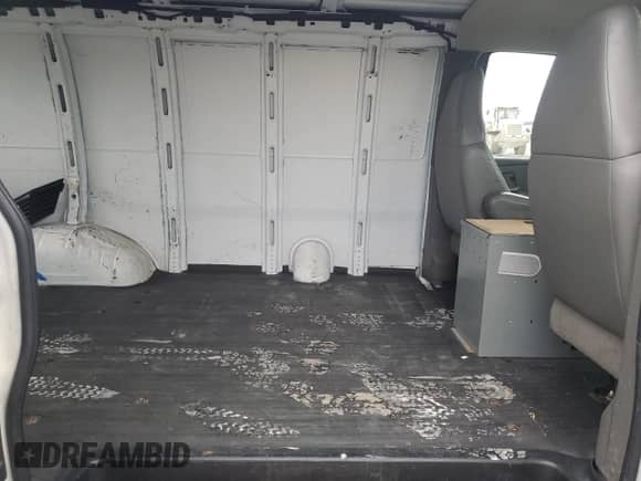 2006 Chevrolet Express Cargo с VIN 1GCHG35V961274658, выставлен на аукционе Copart как лот 47217195 с пробегом 169 354 миль миль и Чистый • Clean title. История ставок и продаж доступна на DreamBid. Изображение 11.