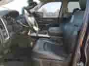 2015 Ram 1500 Laramie z VIN 1C6RR7VT8FS777314, wystawiony jako Copart lot #54304585 z przebiegiem 236 772 mil mil oraz Czysty tytuł • Clean title. Historia ofert i sprzedaży dostępna na DreamBid. Obrazek 7.