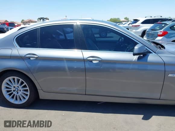 2013 BMW 5 Series 535i с VIN WBAFR7C58DC823194, выставлен на аукционе IAAI как лот 42598372 с пробегом 131 090 миль миль и . История ставок и продаж доступна на DreamBid. Изображение 13.