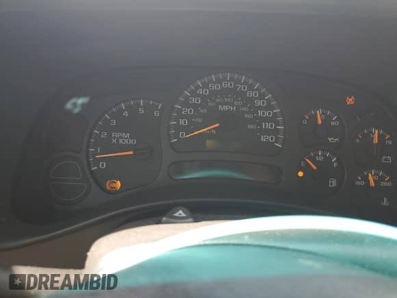2005 Chevrolet Suburban Z71 with VIN 3GNFK16Z25G194928, listed as a Copart auction lot 80179335 with Not provided miles and Salvage title. Bid and sale history available at DreamBid. Image 9.
