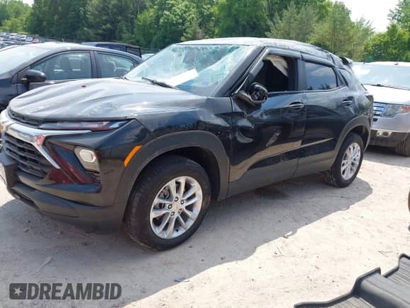 2024 Chevrolet TrailBlazer LS z VIN KL79MNSL2RB167152, wystawiony jako IAAI lot #42411766 z przebiegiem 10 844 mil mil oraz . Historia ofert i sprzedaży dostępna na DreamBid. Obrazek 2.