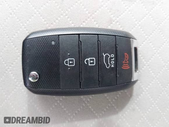 2020 Kia Sorento LX with VIN 5XYPG4A32LG642891, listed as a IAAI auction lot 42035551 with 32,052 mi miles and . Bid and sale history available at DreamBid. Image 11.