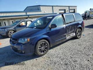 2017 Dodge Grand Caravan GT with VIN 2C4RDGEG7HR657003, listed as a Copart auction lot 82078175 with 163,437 mi miles and Salvage title. Bid and sale history available at DreamBid. Image 1.