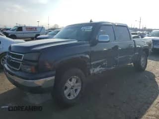 2007 Chevrolet Silverado 1500 LT1 with VIN 2GCEK13Z071107807, listed as a Copart auction lot 86109884 with 236,606 mi miles and Salvage title. Bid and sale history available at DreamBid. Image 1.