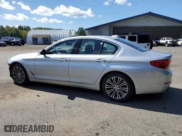 2019 BMW 5 Series 540i xDrive z VIN WBAJE7C52KWW24191, wystawiony jako Copart lot #81364025 z przebiegiem 75 201 mil mil oraz Szkoda całkowita • Salvage title. Historia ofert i sprzedaży dostępna na DreamBid. Obrazek 2.