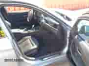 2014 BMW 3 Series 328i xDrive с VIN WBA3B3G54ENR81581, выставлен на аукционе IAAI как лот 43239396 с пробегом 52 259 миль миль и . История ставок и продаж доступна на DreamBid. Изображение 5.