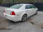 2012 Chevrolet Malibu 2LT z VIN 1G1ZD5E0XCF383148, wystawiony jako IAAI lot #39163732 z przebiegiem 188 648 mil mil oraz . Historia ofert i sprzedaży dostępna na DreamBid. Obrazek 4.