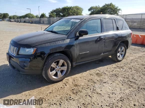 2014 Jeep Compass Latitude с VIN 1C4NJDEB7ED632935, выставлен на аукционе Copart как лот 68498975 с пробегом 70 222 миль миль и Списание • Salvage title. История ставок и продаж доступна на DreamBid. Изображение 1.