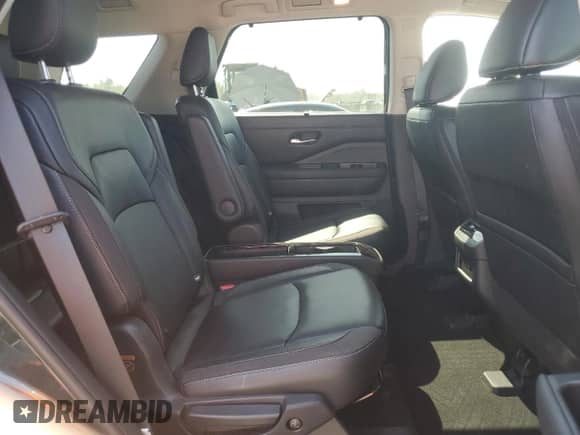 2023 Nissan Pathfinder SL z VIN 5N1DR3CBXPC216951, wystawiony jako Copart lot #70256155 z przebiegiem 26 129 mil mil oraz Szkoda całkowita • Salvage title. Historia ofert i sprzedaży dostępna na DreamBid. Obrazek 11.