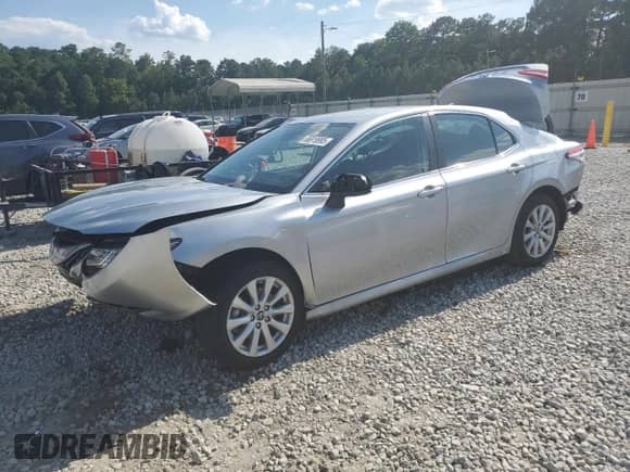 2019 Toyota Camry SE z VIN 4T1B11HK6KU829048, wystawiony jako Copart lot #66819995 z przebiegiem 52 738 mil mil oraz Szkoda całkowita • Salvage title. Historia ofert i sprzedaży dostępna na DreamBid. Obrazek 1.