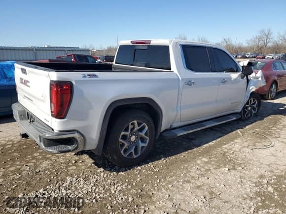 2024 GMC Sierra 1500 SLT with VIN 3GTUUDEL2RG224542, listed as a Copart auction lot 42204325 with 25,905 mi miles and Salvage title. Bid and sale history available at DreamBid. Image 3.