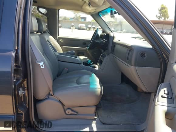 2005 Chevrolet Tahoe LS с VIN 1GNEC13T75J263202, выставлен на аукционе IAAI как лот 43049904 с пробегом 137 159 миль миль и . История ставок и продаж доступна на DreamBid. Изображение 5.