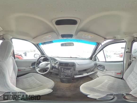 2004 Chevrolet Venture LS z VIN 1GNDX03E44D179265, wystawiony jako Copart lot #82254644 z przebiegiem Nie podano mil oraz Szkoda całkowita • Salvage title. Historia ofert i sprzedaży dostępna na DreamBid. Obrazek 14.