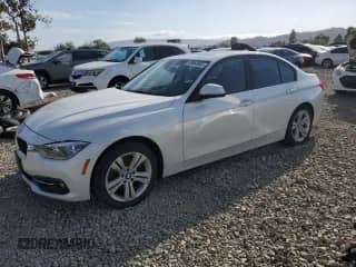 2016 BMW 3 Series 328i xDrive с VIN WBA8E3G52GNT77754, выставлен на аукционе Copart как лот 89863865 с пробегом 81 336 миль миль и Списание • Salvage title. История ставок и продаж доступна на DreamBid. Изображение 1.