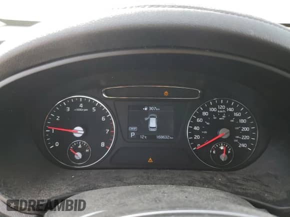 2020 Kia Sorento LX с VIN 5XYPGDA59LG689871, выставлен на аукционе Copart как лот 86489295 с пробегом 168 632 миль миль и Списание • Salvage title. История ставок и продаж доступна на DreamBid. Изображение 9.