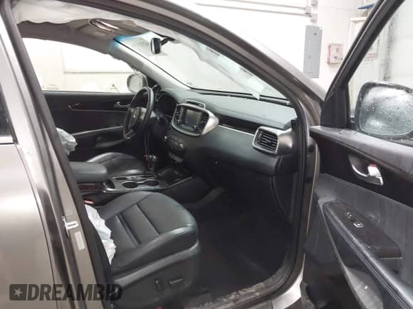 2018 Kia Sorento EX with VIN 5XYPHDA50JG426193, listed as a IAAI auction lot 42316696 with 61,674 mi miles and . Bid and sale history available at DreamBid. Image 5.