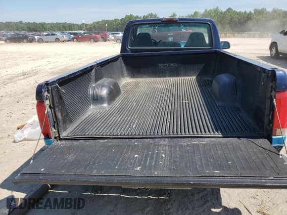 1995 Ford F-150 z VIN 1FTEF15N4SNA14195, wystawiony jako Copart lot #58221405 z przebiegiem Nie podano mil oraz Szkoda całkowita • Salvage title. Historia ofert i sprzedaży dostępna na DreamBid. Obrazek 10.