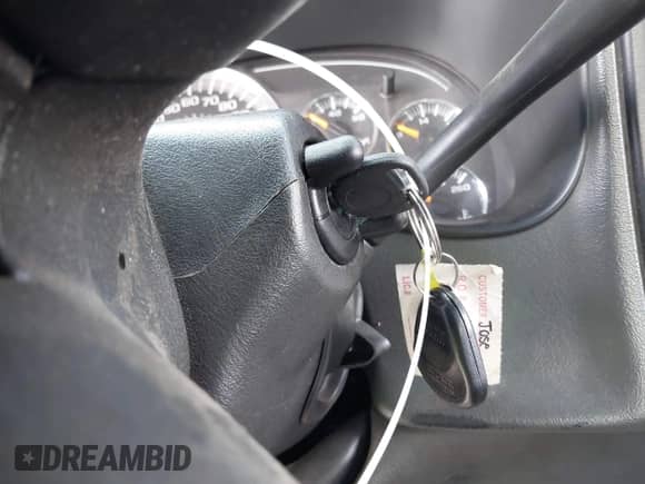 2005 GMC Sierra 1500 SLE с VIN 2GTEC19T151262217, выставлен на аукционе IAAI как лот 42430424 с пробегом 250 214 миль миль и . История ставок и продаж доступна на DreamBid. Изображение 11.